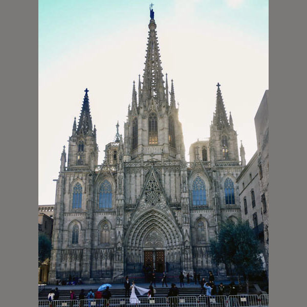 Barcelona La Catedral de la Santa Creu i Santa Eulàlia